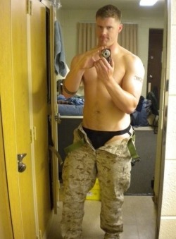 Hot military selfie.