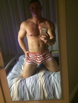 myukladsnaked:  horny muscle guy dan from the midlands