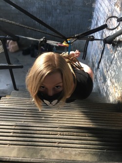llittle-lluna:  Stairwell Suspension [Rope bombing adventures