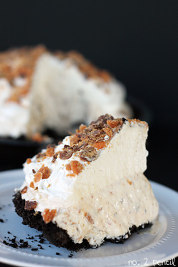 do-not-touch-my-food:  Butterfinger Ice Cream Pie 