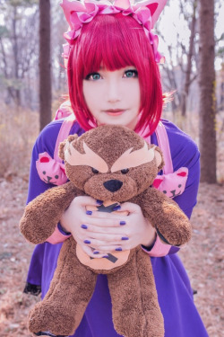 league-of-legends-sexy-girls:  Annie Cosplay