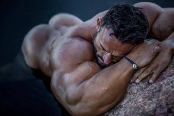 muscular guys, bodybuilders and my states of soul.