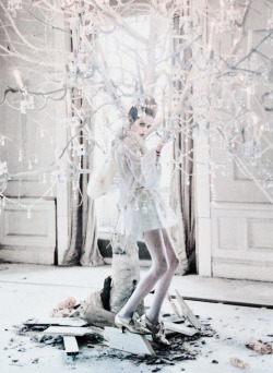 deprincessed:  Charles Guislain stands under a chandelier tree