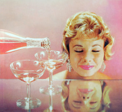 champagnecoquette:Me every time I pour champagne.