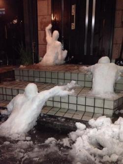 hope-for-snow:  maido3:  Twitter / hikaru079: 雪だるま作った
