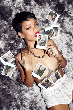 trillatran:  aΔ  Rihanna aren’t you a singer?
