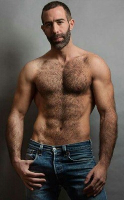 intomyjeans:Mmmmm now this is how 501 levis are meant to be worn