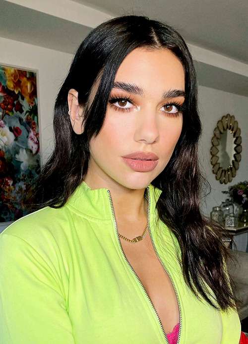 dua-source:DUA LIPA via nikki_makeup on Instagram (October 18,