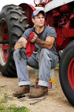 jockjizz:  burleighman:  Joshua Gawrysiak. Model and Fitness TrainerModeling for Farm Boy Coop and Feed Co.  FUUUUUUCCCCCKKKKK!!! Â Where do I start to lick and worship??! 