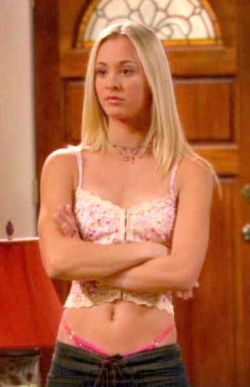 kaley-cuoco-is-so-hot:  Kaley as Bridget Hennessy on 8 simple