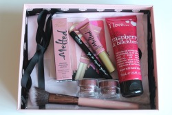 oceaniclace:  xoxo-whitney:  march glossybox!  O N T E E N 