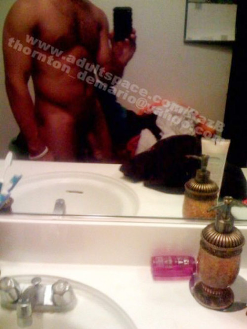 nakedmalecelebs1:  Raz-BÂ -Â nude/ jerk off/ cum  Follow also:http://nudeselfshots-blackmen.tumblr.comhttp://nudeselfshotsofmen.tumblr.com/http://gayhornythingz.tumblr.com