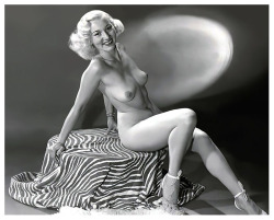 Mae Blondell        aka. “The Statuesque Blonde”..