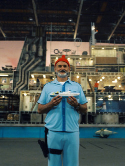 Ha már ünnepel az ember (Bill Murray)akkor nézzétek újra tőle mondjuk az Édes vizi élet-et! :)The Life Aquatic with Steve Zissou