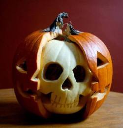 artisticgamzee:  comfortspringstation:  A Pumpkin Skeleton  *Rips