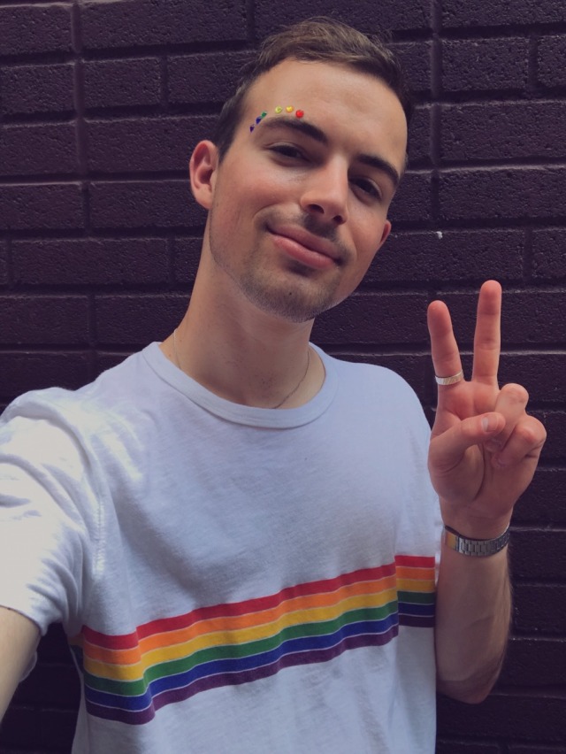 illusions-of-normxlity:🏳️‍🌈glistening with sweat and