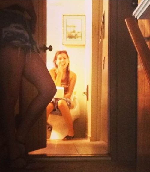 1nobodyknowsme1:  dimitrivegas:  Pooping time      (via TumbleOn)