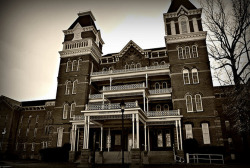 howstuffworks:  6 of the Scariest Abandoned Mental Asylums in