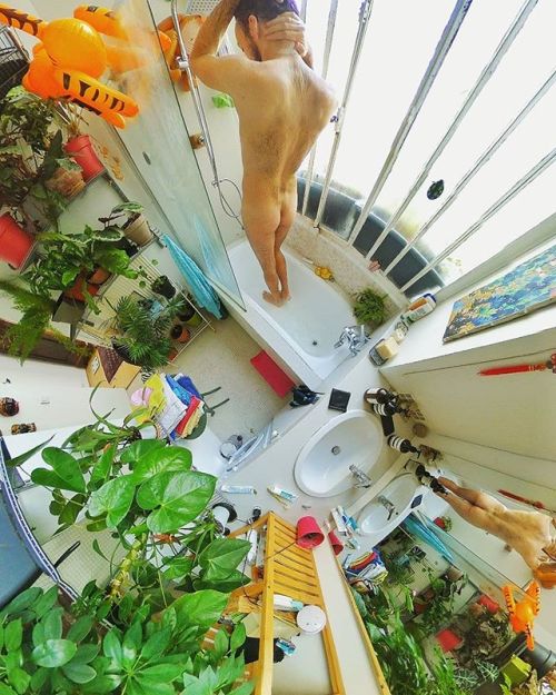 affricanezz:  osalia de Souza — Maria Moita  #green #garden