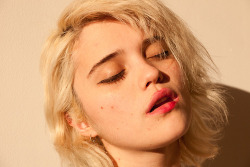 puthas:   Sky Ferreira Photoshoot by Uncle Terry  