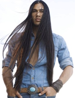 savvyifyanasty:  kelona:  Martin Sensmeier, Native American (Tlingit