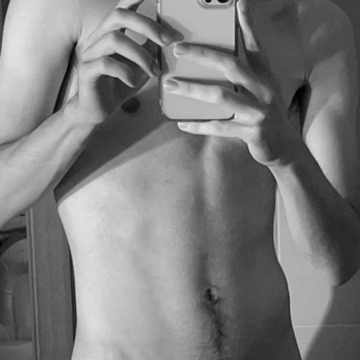 mattscouts:By any chance do u guys know who he is? Repost if
