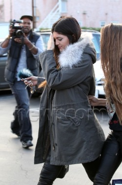 news-kardashian:  Kylie and her friends at Fred Segal in West