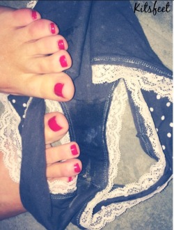 kitsfeet:  Thought I’d show you what I did to my panties today…