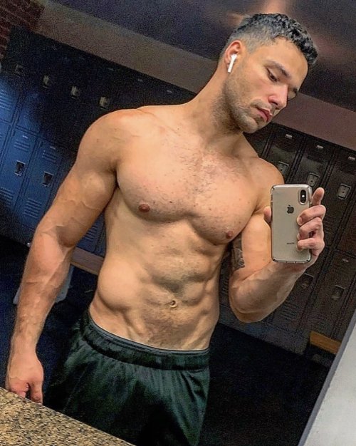 tinglingpeter:  RAFAEL SILVA