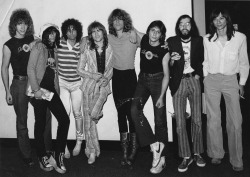 sweet-love-und-romance:New York Dolls visiting WMMS radio station