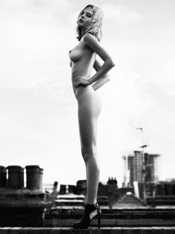 Tantriclens - Choices of a Female Photographer
