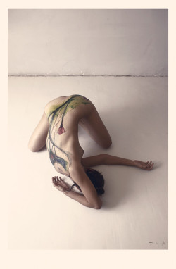 girlsdoingyoga:  propersmut:  sketch girl by fudaryli http://500px.com/photo/43656316