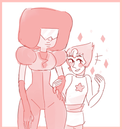 socksghost:  Pearl holding Garnet’s arm like this gives me