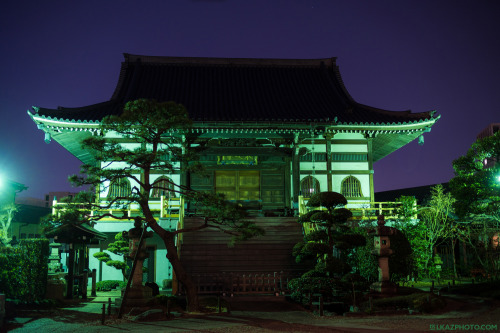 tokyostreetphoto:Green Temple, Waseda 早稲田