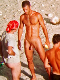 ofbeachesandmen:  http://www.ofbeachesandmen.com