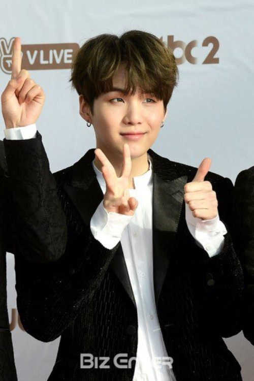 sphericalbastard:  Can we talk about Yoongi coming back from his break because he is GLOWING AND HEALTHY THIS IS THE CONCEPT I WANT, HAPPY YOONGI