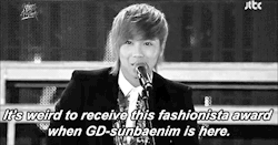godmyoh:  Hongki when receiving the Instyle Fashionista Award