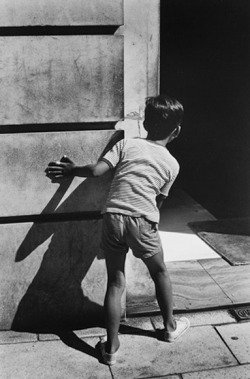  Buenos Aires Argentina 1972  Photo: Elliott Erwitt  