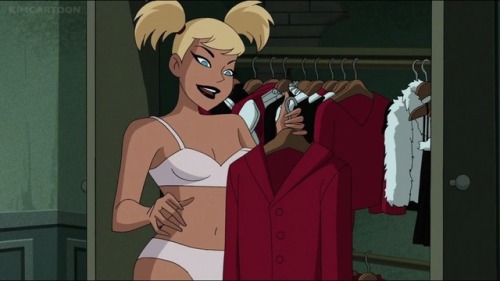 ck-blogs-stuff:  Batman and Harley Quinn- Harley changing her clothes (in front of Nightwing)