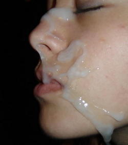 shemademelickmycum:  OMG I want to kiss her and lick her clean