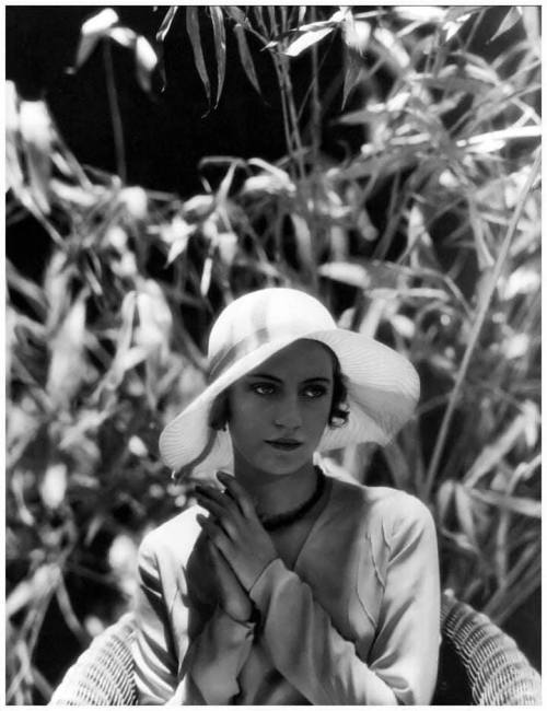 Lee Miller by Edward Steichen, 1928 Nudes & Noises  