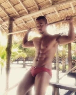 evianguy:  Hawt Asian Stud!