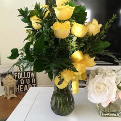 Brightened up the day with beautiful yellow roses 💐 #followyourheart