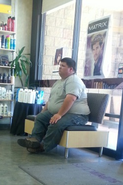 luvbigbelly:  My awesome trip to the barbershop.  He is cute