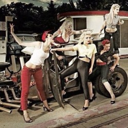 hotrod-girls:  Hotrod Pinup , check more here : http://hotrod-girls.tumblr.com/