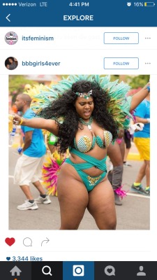 yaso-ovoxo:  The first actual picture I’ve seen of a full figured