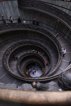 p-olitically-incorrect:  allthingseurope:  Vatican Museum stairs