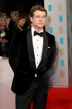 ed-speleers-addicts:zhugh37:  More from the BAFTAs.  OMG!! *fall