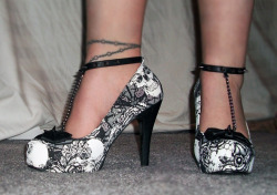 princess-bella-faye:  Look at the beautiful Iron Fist heels my