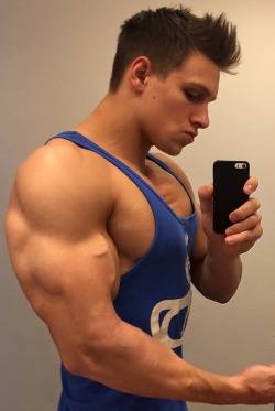 Muscle Selfies